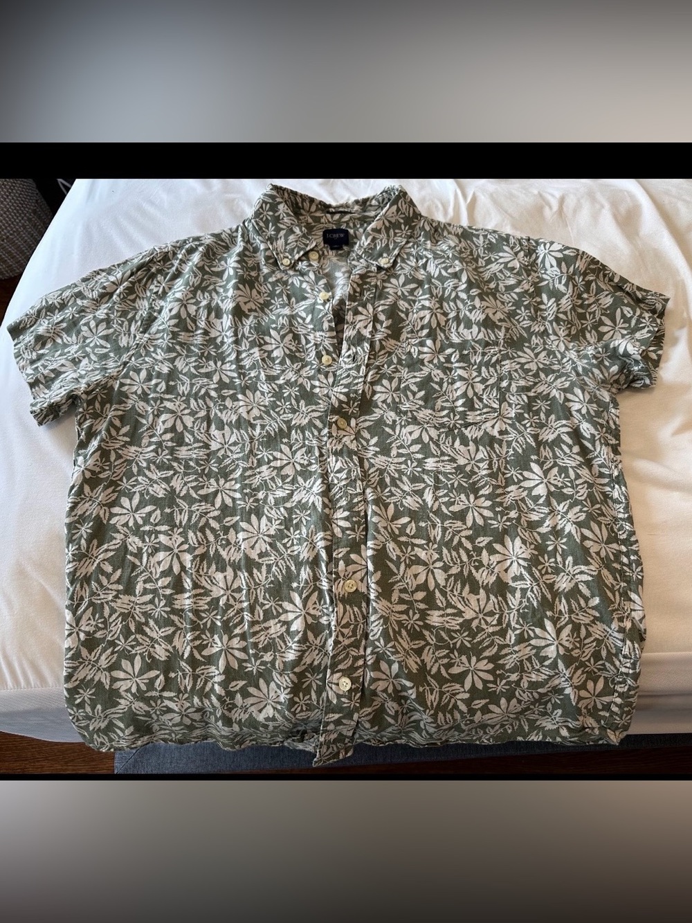 100% natural fibers JCrew floral Hawaiian short sleeve button down Sz Large
